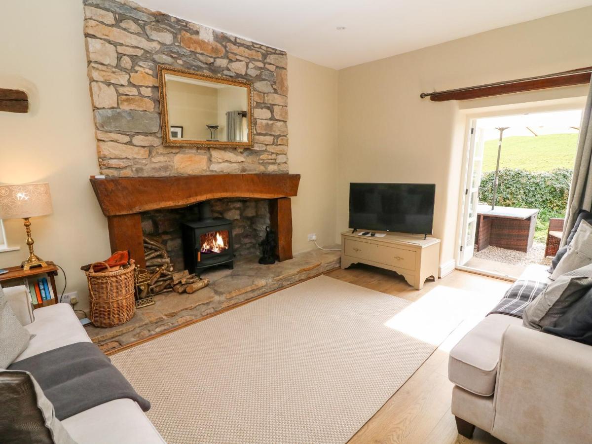 Waingate Cottage Cark エクステリア 写真